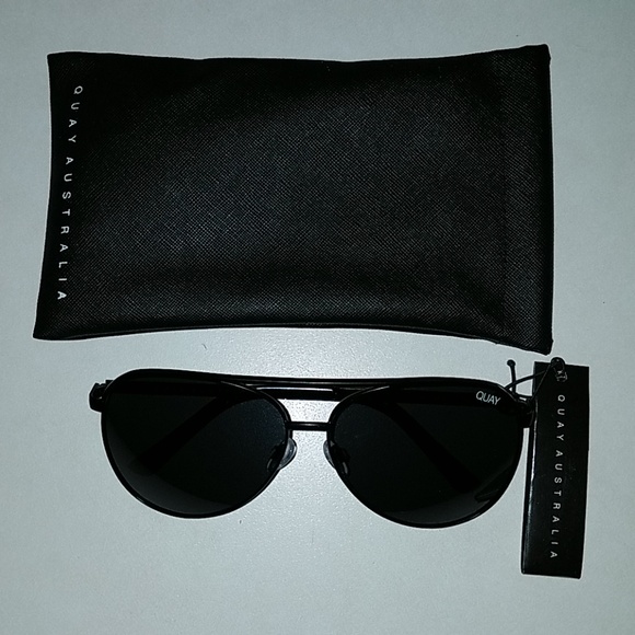 Quay Australia Vivienne in black/smoke - Picture 2 of 4